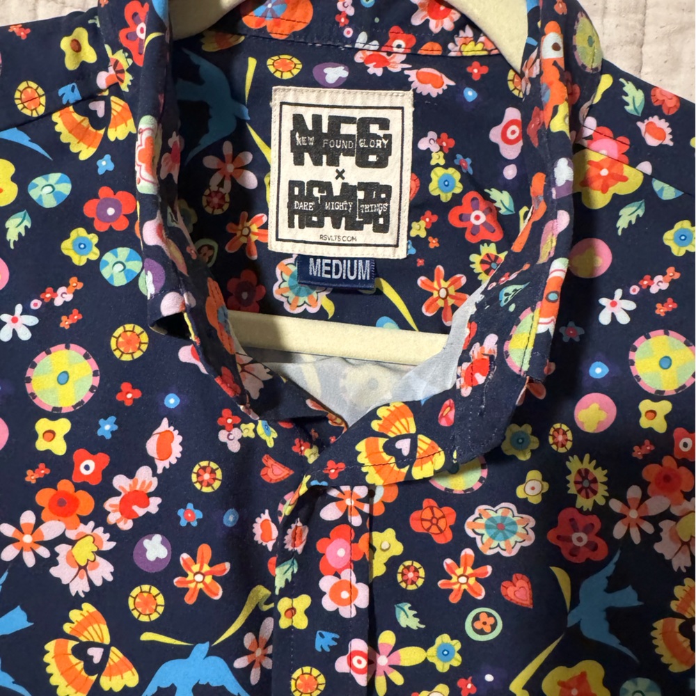 RSVLTS Navy Short-Sleeve Button-Down with Multicolor Floral & Bird Print - Picture 3 of 7